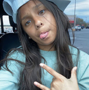 Meet your Posher, Alicia